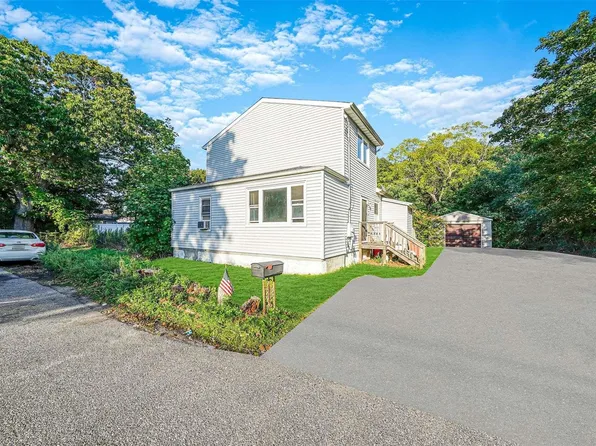 263 Station Road, Bellport, NY 11713