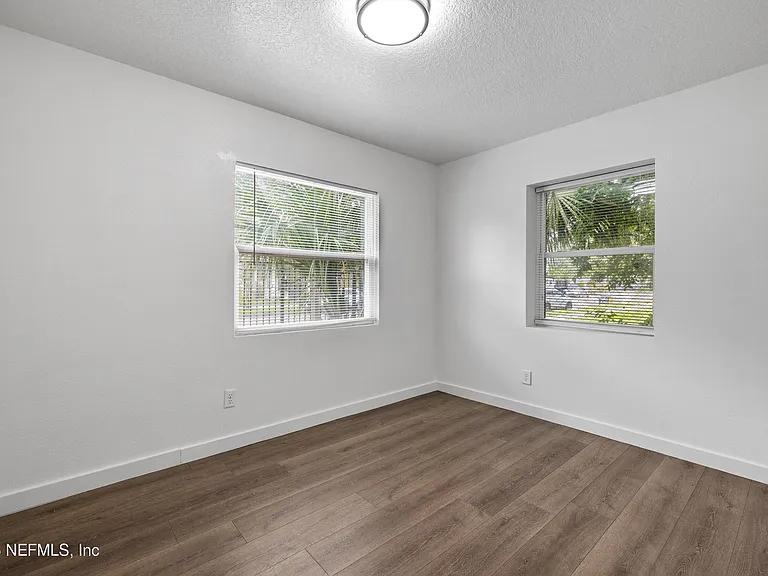 231 E 16th St #1 — Photo 14