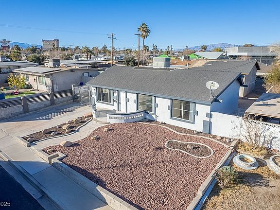 3rd image of 4476 Avondale Ave