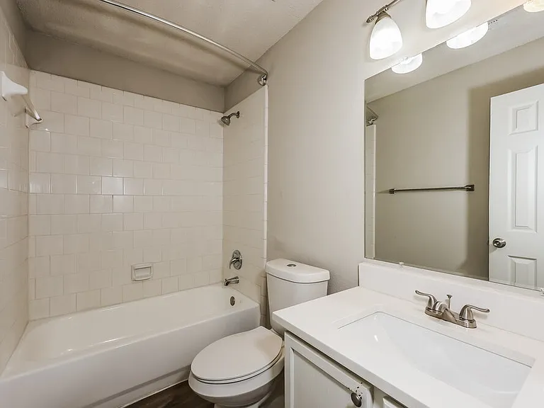 6730 Meadowcrest Dr — Photo 14