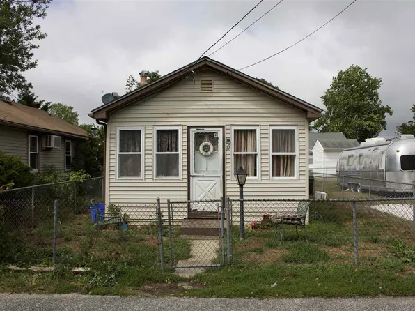 17 E Bates Ave, Villas, NJ 08251