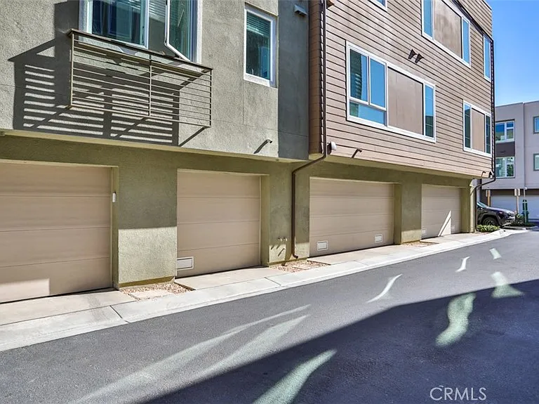 876 Doheny Way — Photo 31