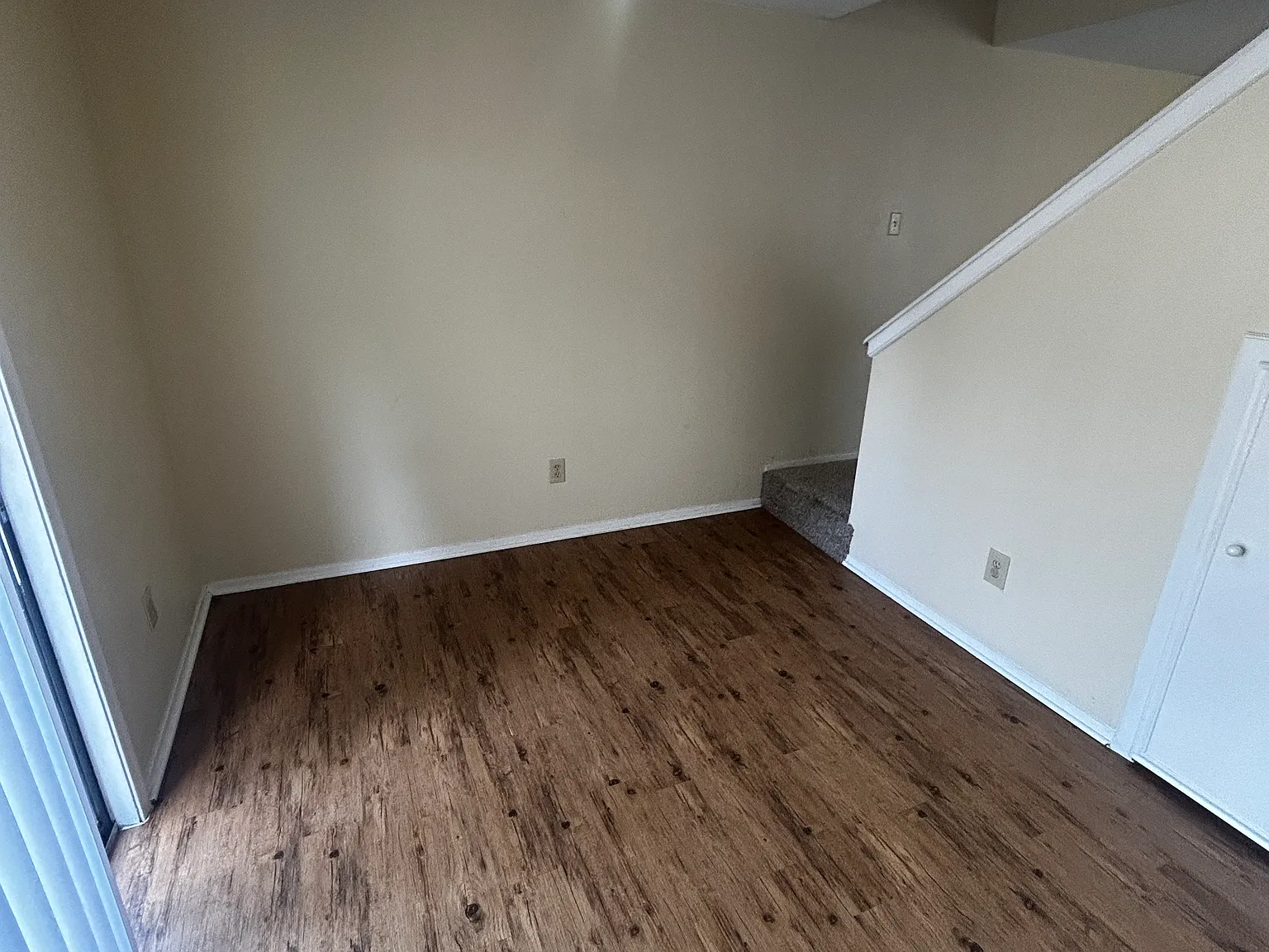 2 bed, 1.5 bath, 1038 sqft, $1,150 — Photo 3