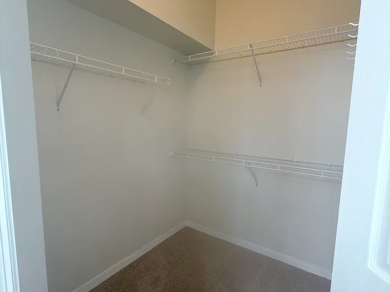 730 Garberia Dr — Photo 17