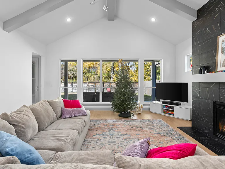 5622 Oaks Ln — Photo 13