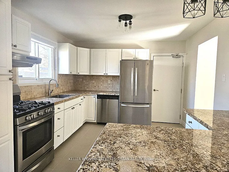 976 Timmins Gdns #MAIN — Photo 3