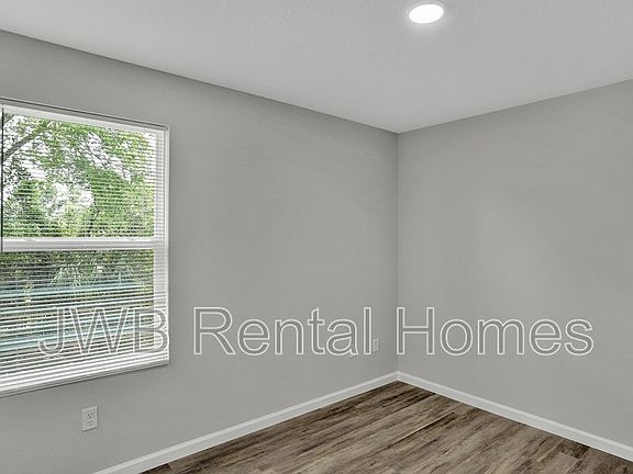 5th image of 2132 Clemente Dr