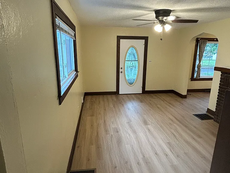 5825 Foth Dr — Photo 4