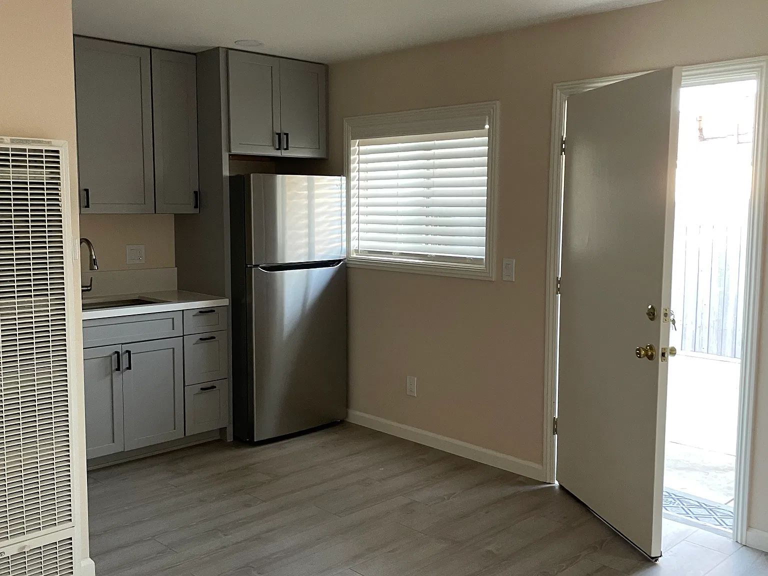 1 bed, 600 sqft, $1,900 — Photo 3