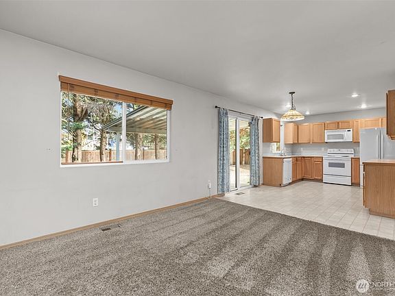5th image of 4607 208th Street Ct E