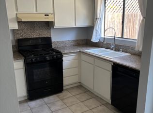 211 Venice Ave APT 2, Huntington Beach, CA 92648