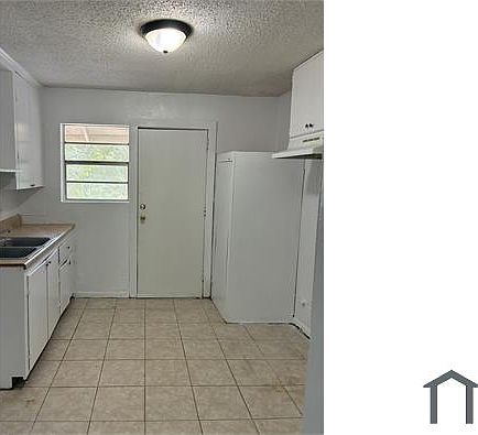 3rd image of 2109 Steiner St