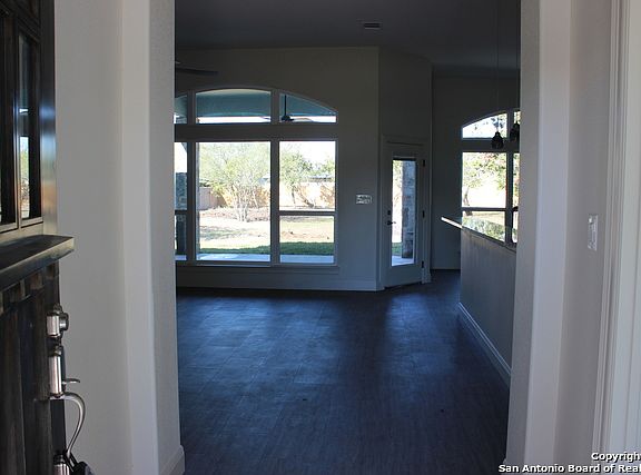 5th image of 239 River Park Dr