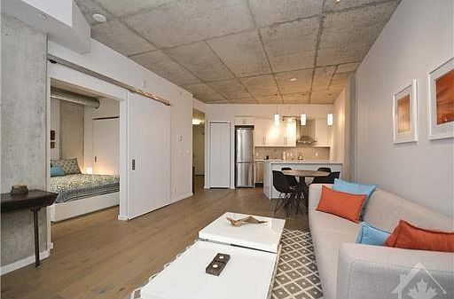 4th image of 1000 Wellington St W #501