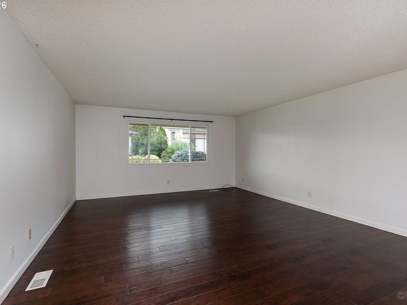 2nd image of 32859 NW Overlook St