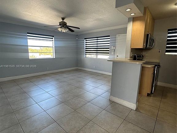 4th image of 110 SE 2nd St APT 312