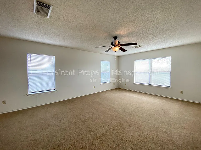 2510 Village Pkwy — Photo 35