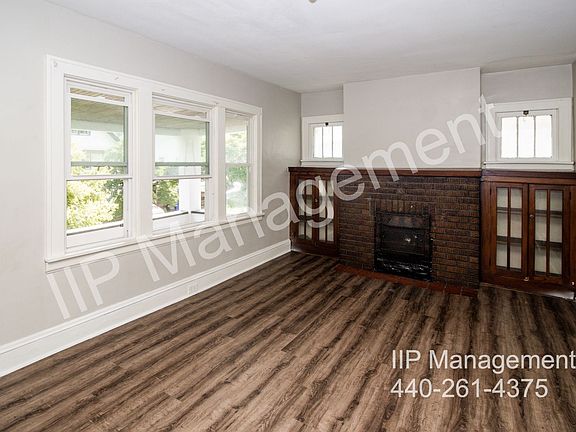 3rd image of 3204 W 92nd St #Up