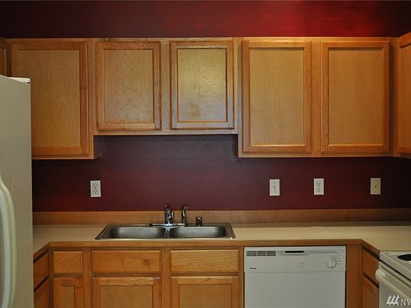 5th image of 940 Loves Hill Dr