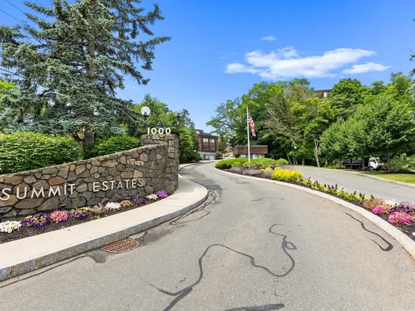 1002 Paradise Rd APT 1C, Swampscott, MA 01907
