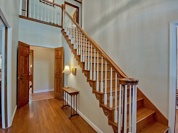 5th image of 113 Southwood Dr