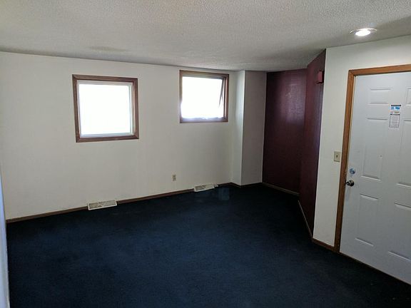 5th image of 101 N Lincoln St #1