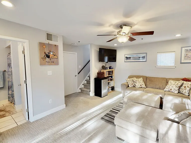 2061 Atherton Heights Ln — Photo 17