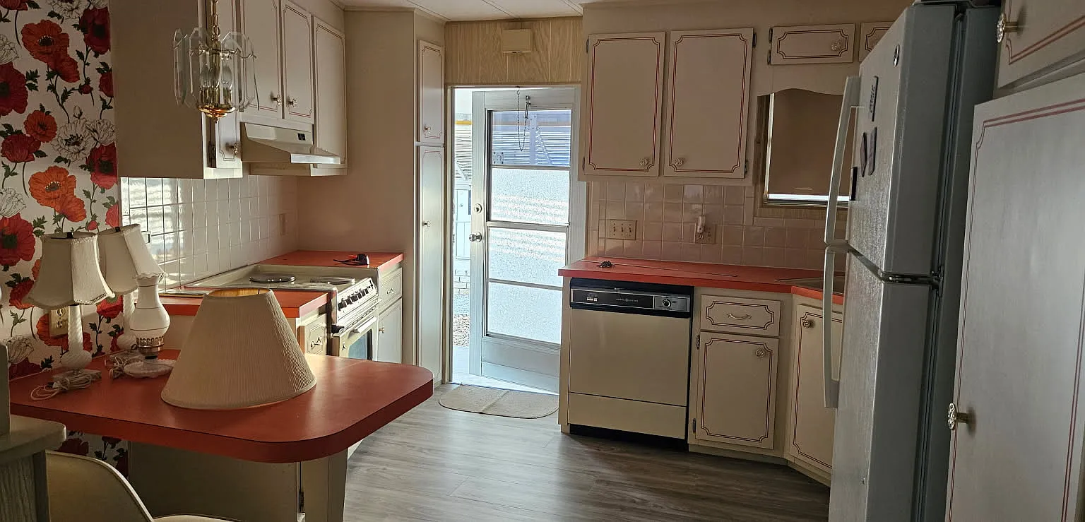 2 bed, 1200 sqft, $1,800 — Photo 2