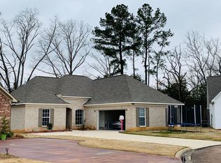 1617 Rhetts Dr, Oxford, MS 38655