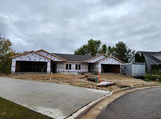 1042 Hummingbird Ln, Plymouth, WI 53073