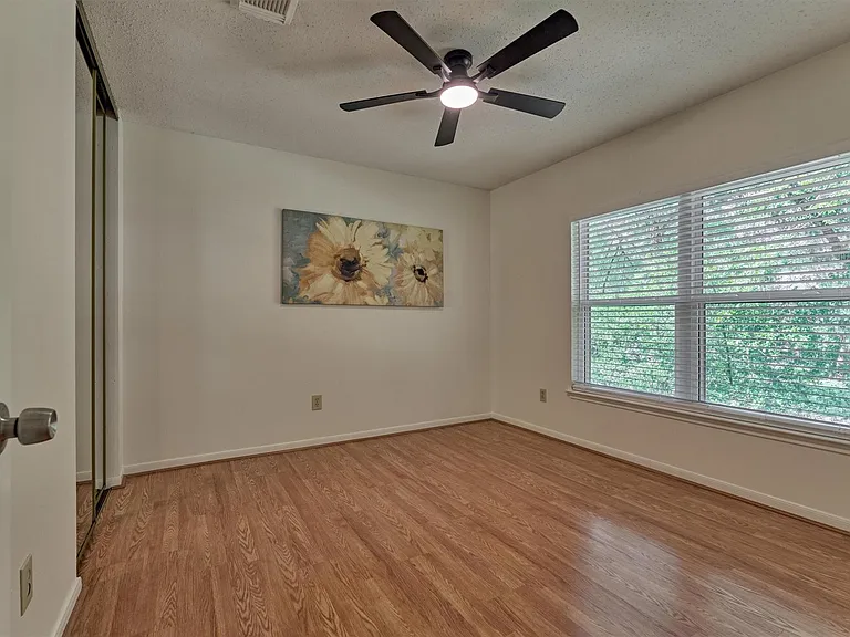 71 Breezy Point Pl — Photo 29