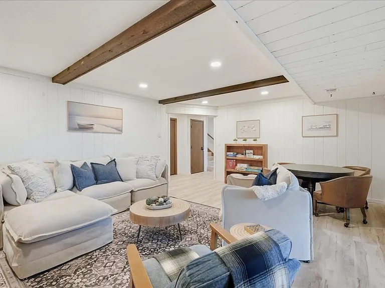 767 Mallalieu Dr — Photo 23