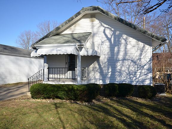 3rd image of 50 Akers Ave
