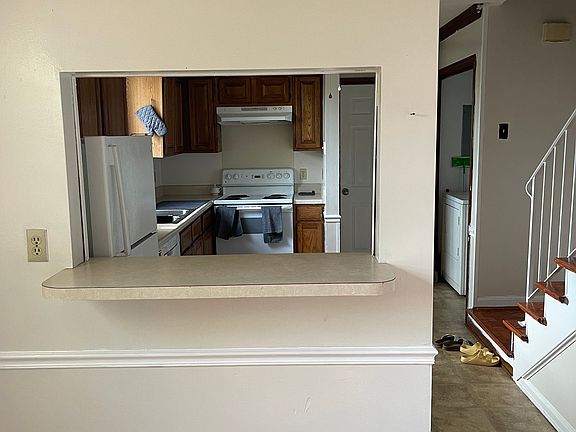 4th image of 323 Deckbar Ave APT 201