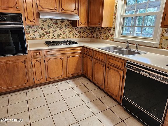 3rd image of 2948 Clairmont Ave