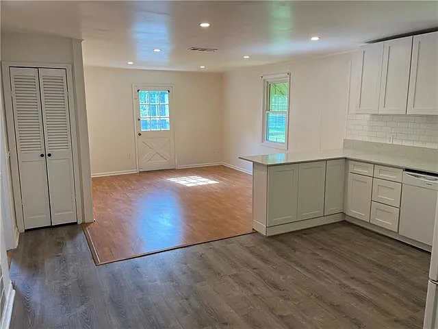620 Metairie Lawn Dr — Photo 3