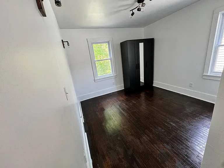 1905 Pilgrim St — Photo 6