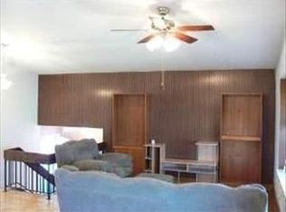 1218 Mark Ct, Woodstock, IL 60098