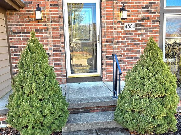 3rd image of 4804 Saint Andrews Cir