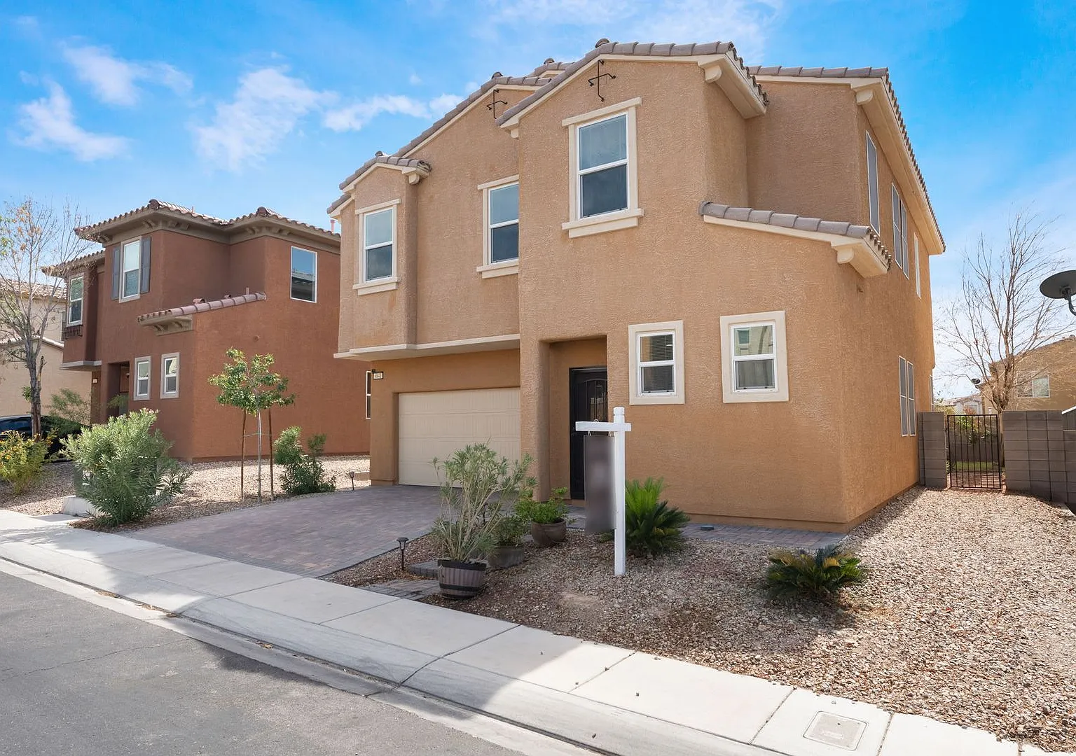 Welcome to this spacious 4-bedroom, 2.5-bathroom home at Sunrise Highlands Community! — Photo 3