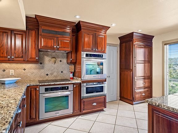 3rd image of 28452 Ono Blvd