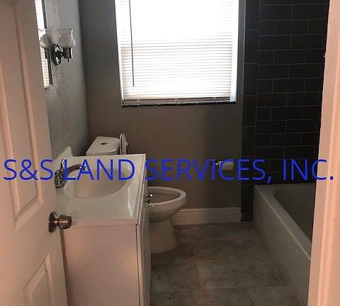5th image of 909 E 120th Ave