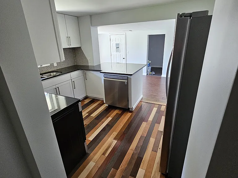 Glencoe St — Photo 14