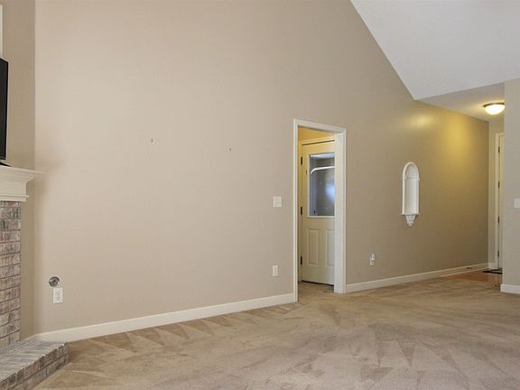 3rd image of 10215 Brimhill Cv