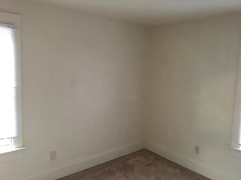 135 Rhodes Ave — Photo 9