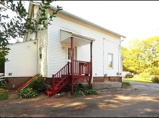 4 McDonald Ave, Cromwell, CT 06416