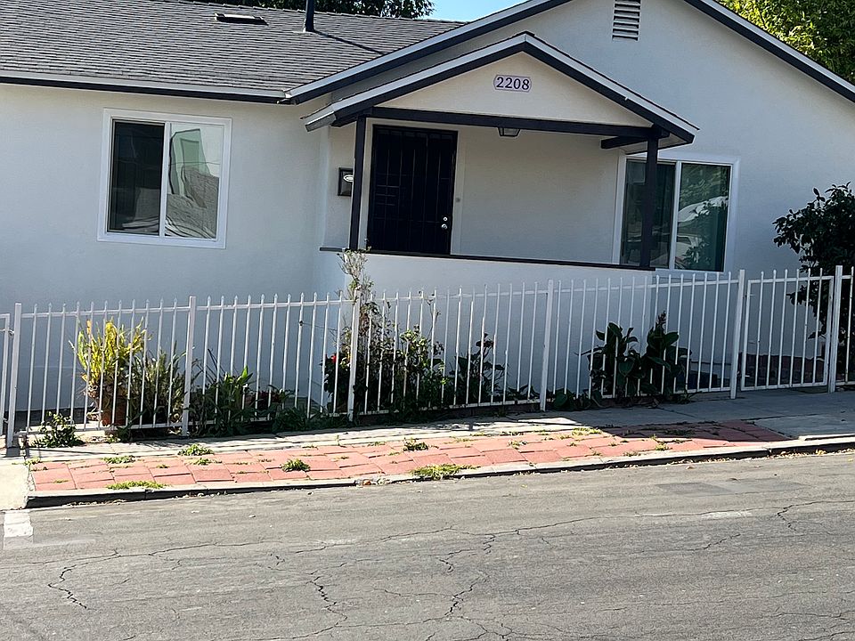 1st image of 2208 Kent St