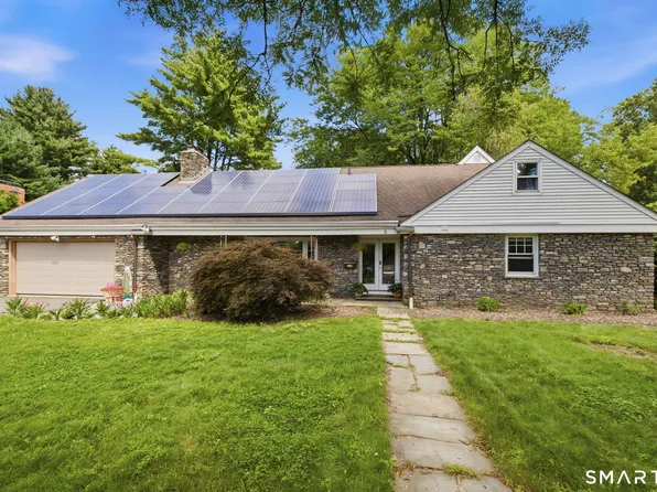8 Fairwood Farms Drive, West Hartford, CT 06107
