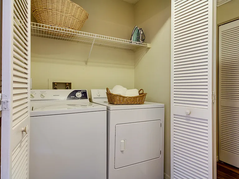 Elements of Belle Rive Apartments — Photo 16