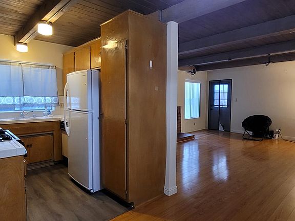 5th image of 11565 Ohio Ave APT 5